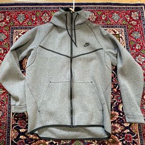 Nike tech fleece hoodie in charcoal grey